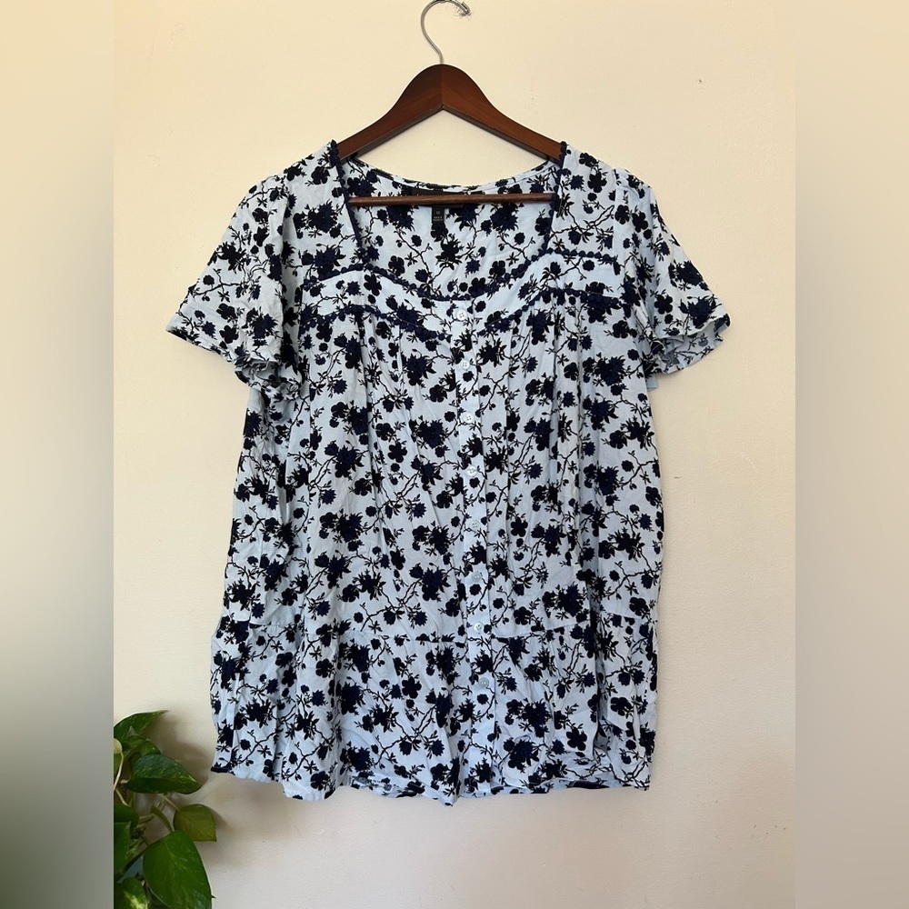 LANE BRYANT Button down Ditsy Floral Blue Short Sleeve Top Blouse plus size 12